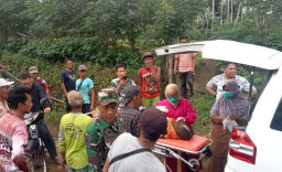 Polsek Talang Padang Olah TKP Temuan Mayat Petani di Gubuk Kawasan Register 28