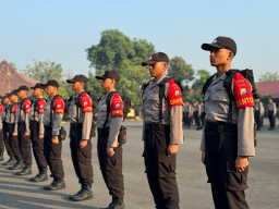 Serasa di Akademi Internasional, Komando 'Roll Call Begin!' Menggema di Apel Siswa Bintara SPN Polda Jatim