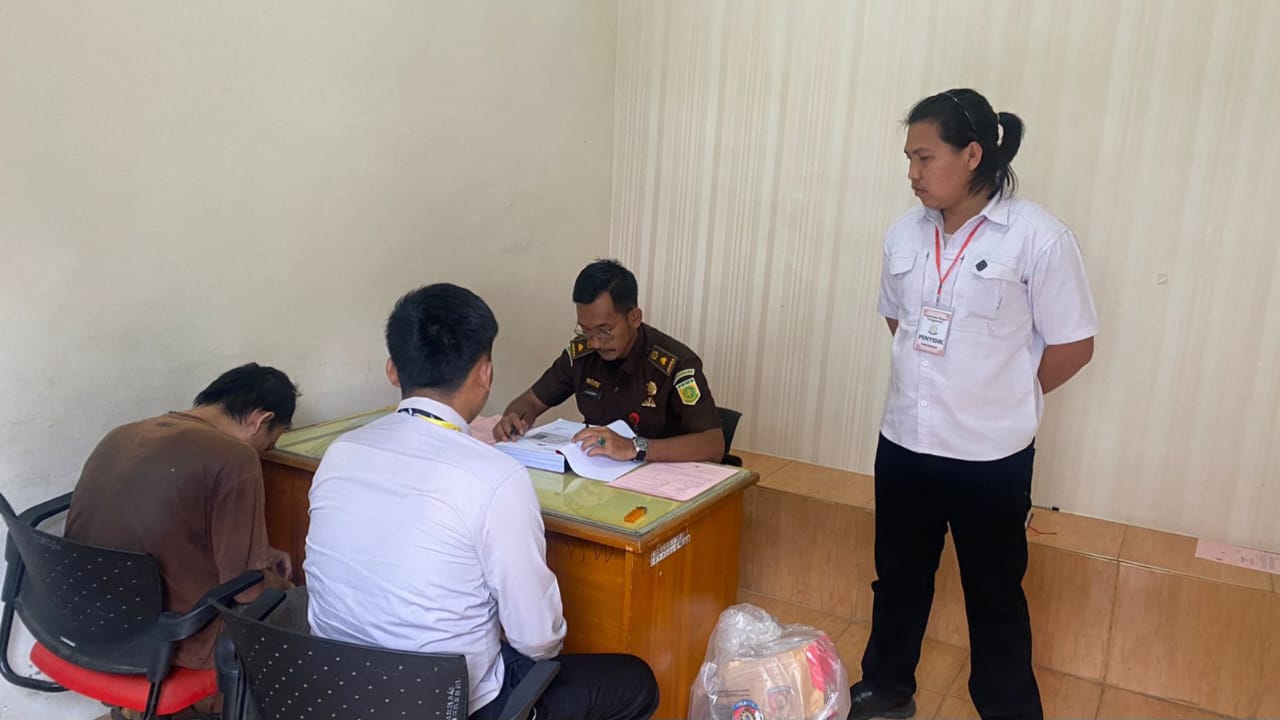 Satreskrim Polres Tanggamus Limpahkan Tersangka Kasus Pembunuhan Berencana di Pugung