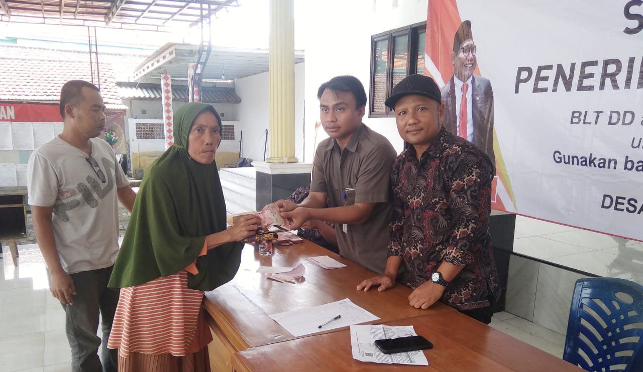 30 Warga Desa Grabagan Terima BLT-DD Periode Oktober Hingga Desember