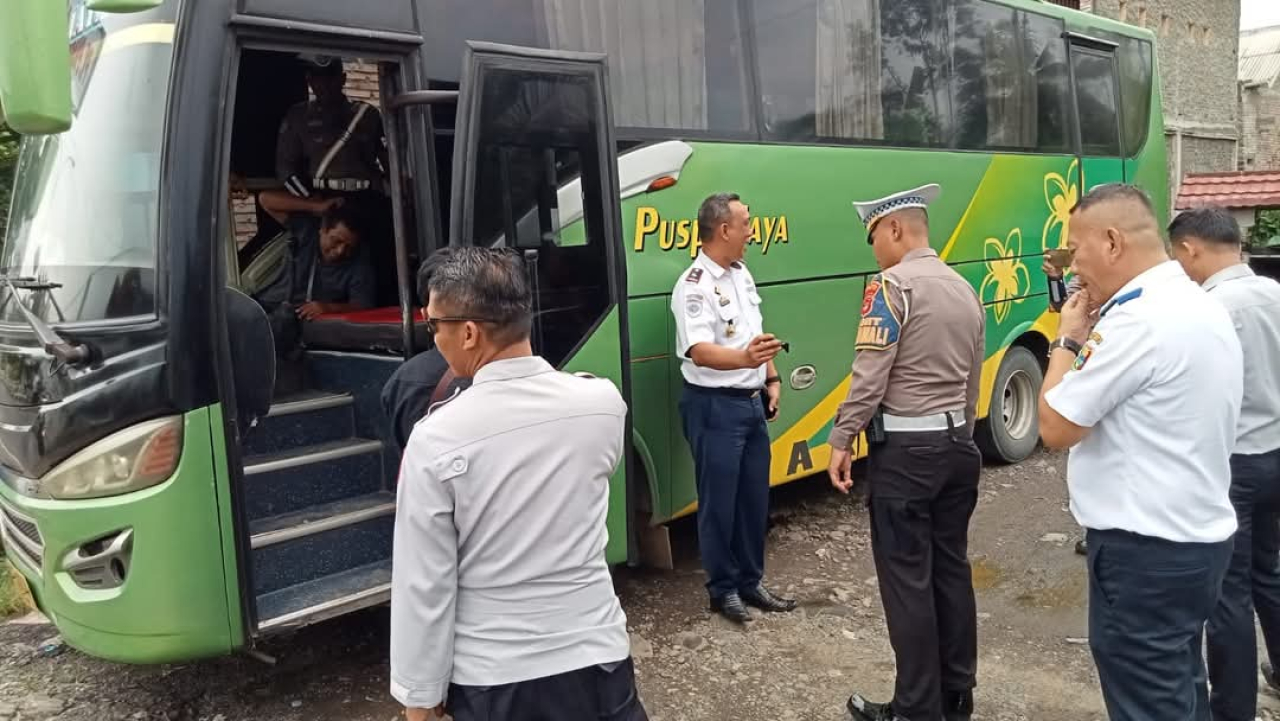 Jelang Ops Lilin 2024, Satlantas Polres Tanggamus dan Dinas Perhubungan Gelar Ramp Check Bus Angkutan Umum