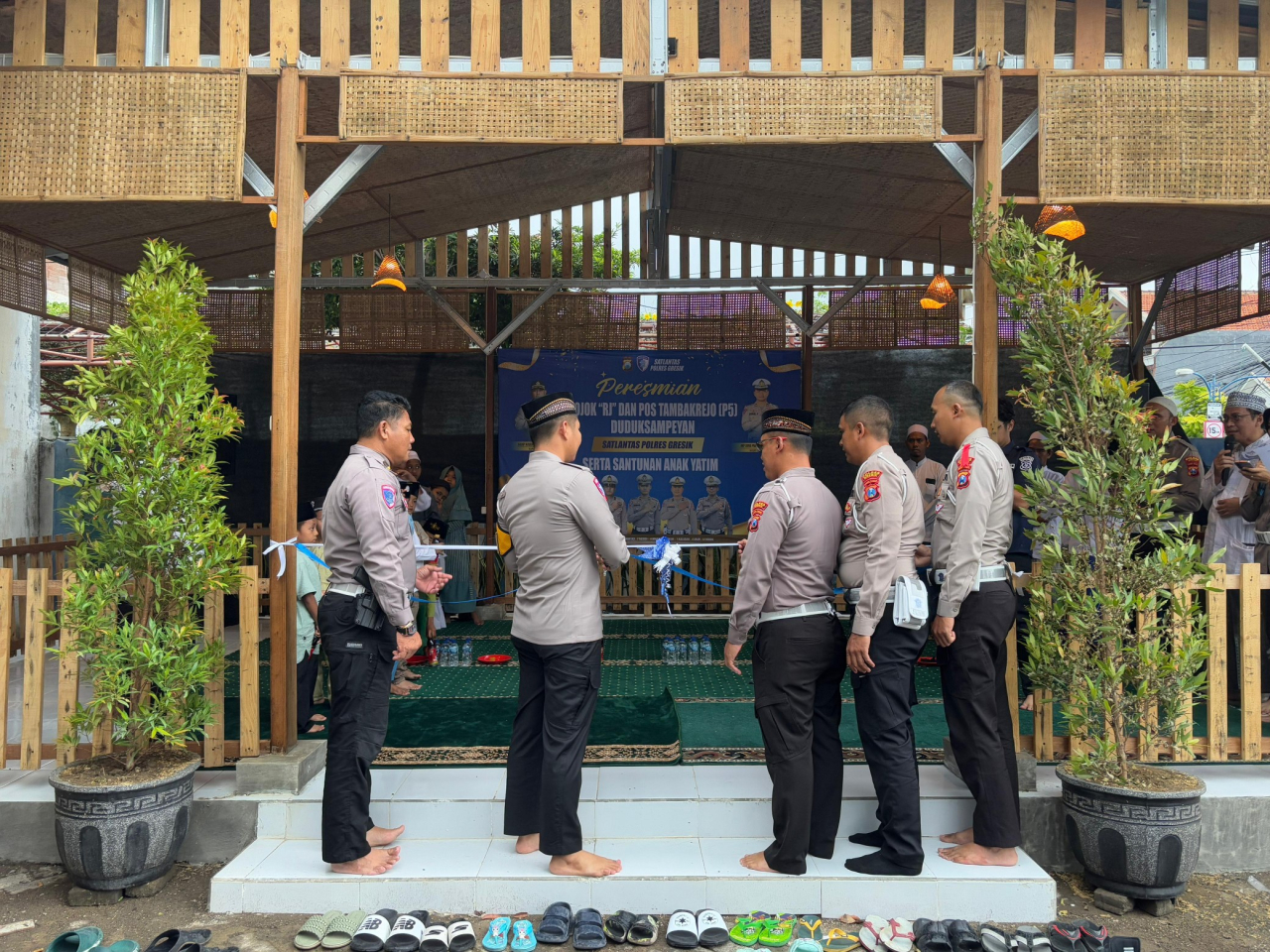 Satlantas Polres Gresik Resmikan Pojok RJ Restorative Justice dan Revitalisasi Pos P5 Tambakrejo