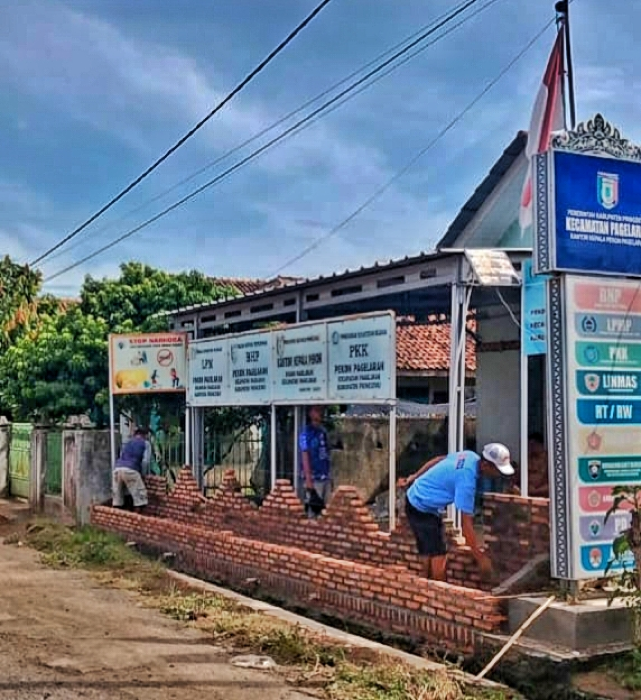 Sukses Merealisasikan Pembongkaran Dan Perehapan Gedung Balai Pekon Pagelaran