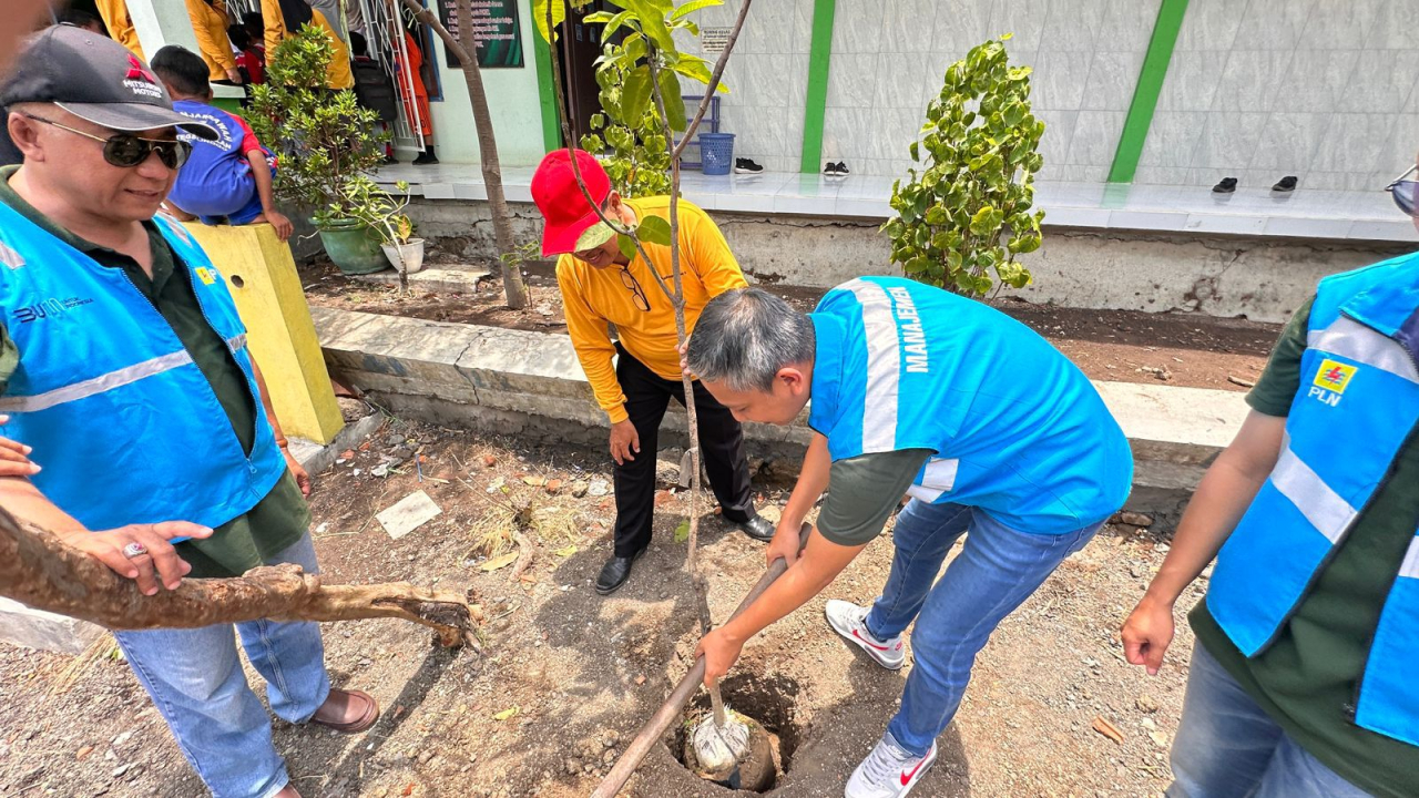 PLN Terus Konsisten Wujudkan Kepedulian Sosial, Lingkungan dan Ekonomi