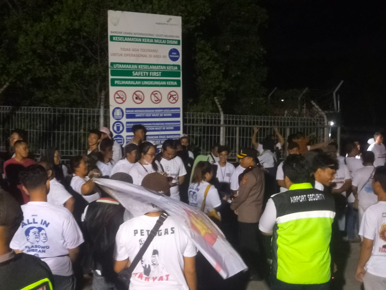 Polres Bandara Ngurah Rai Turunkan Personil Gabungan Amankan Kedatangan Capres Prabowo Subianto Melalui GAT